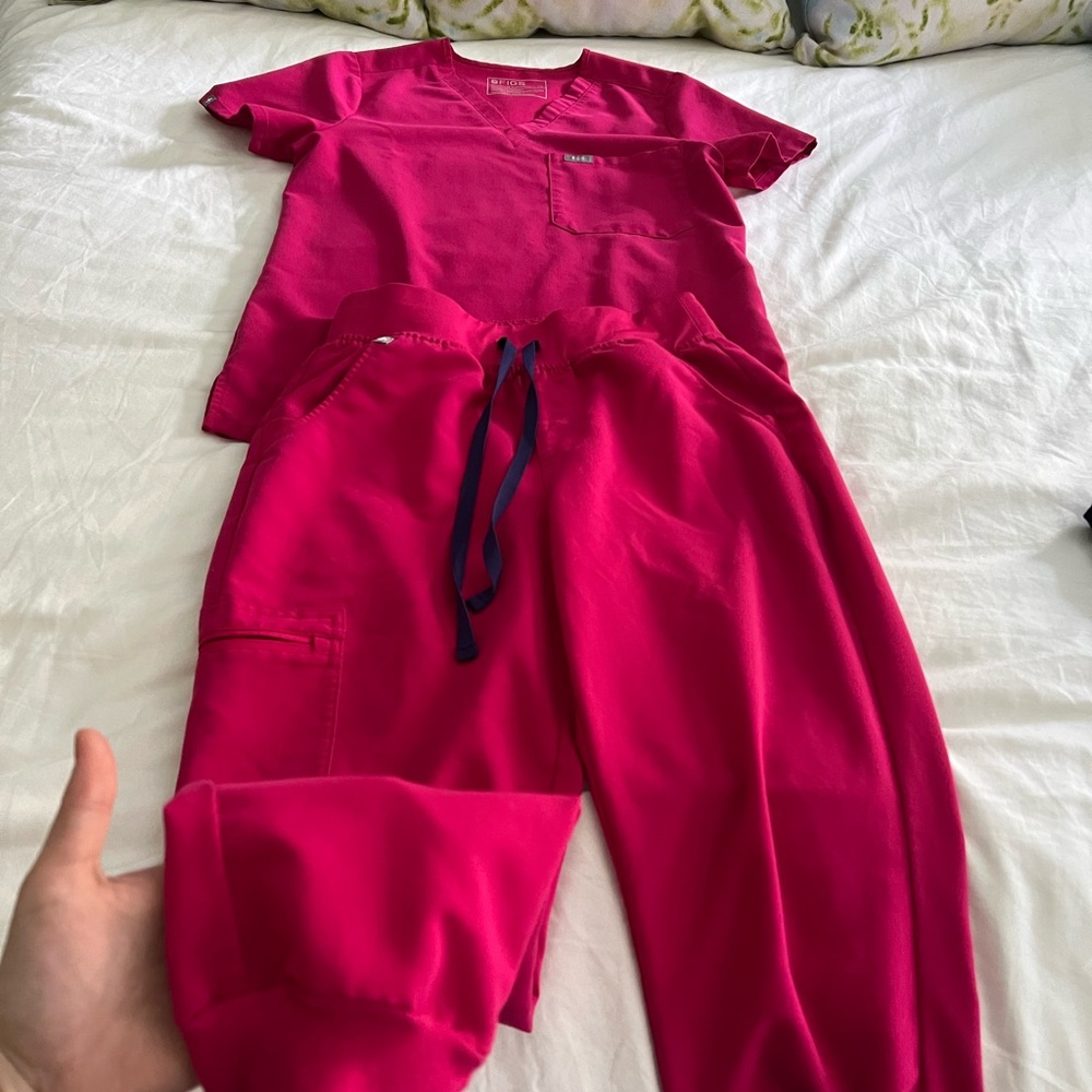 Hot Pink Figs Scrub Set